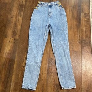 I am selling a pair of Dad jeans.